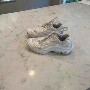 Women's Mizuno Volleyball Shoes
